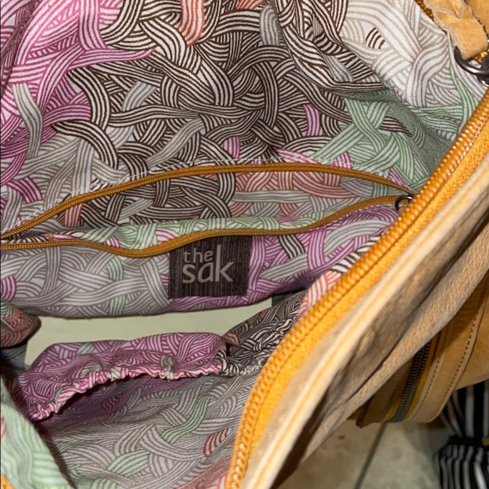 Purse - Picture 2 of 9